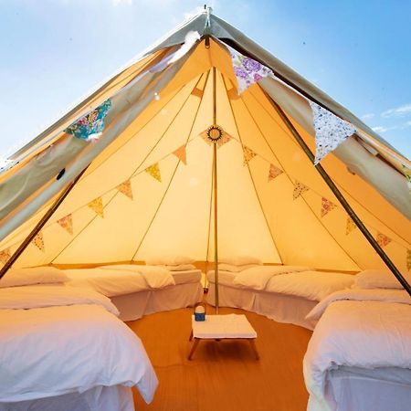 The Holford Arms Chalets And Glamping Hotel Didmarton Buitenkant foto