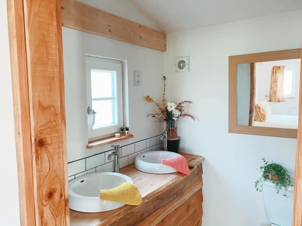 The Holford Arms Chalets And Glamping Hotel Didmarton Buitenkant foto