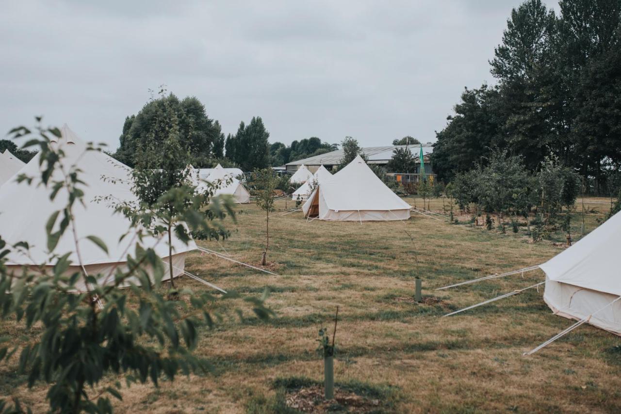 The Holford Arms Chalets And Glamping Hotel Didmarton Buitenkant foto
