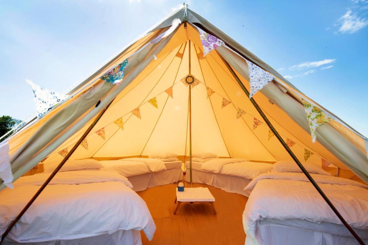 The Holford Arms Chalets And Glamping Hotel Didmarton Buitenkant foto