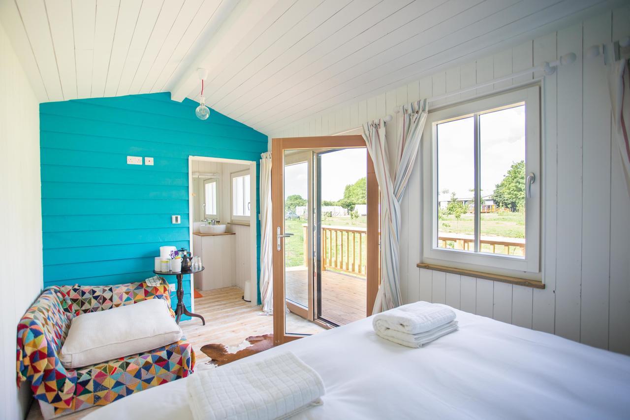 The Holford Arms Chalets And Glamping Hotel Didmarton Buitenkant foto