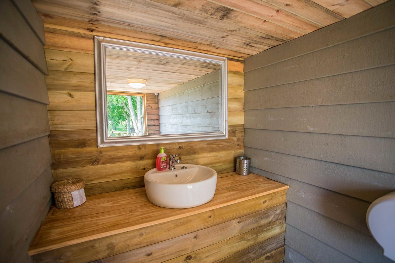 The Holford Arms Chalets And Glamping Hotel Didmarton Buitenkant foto